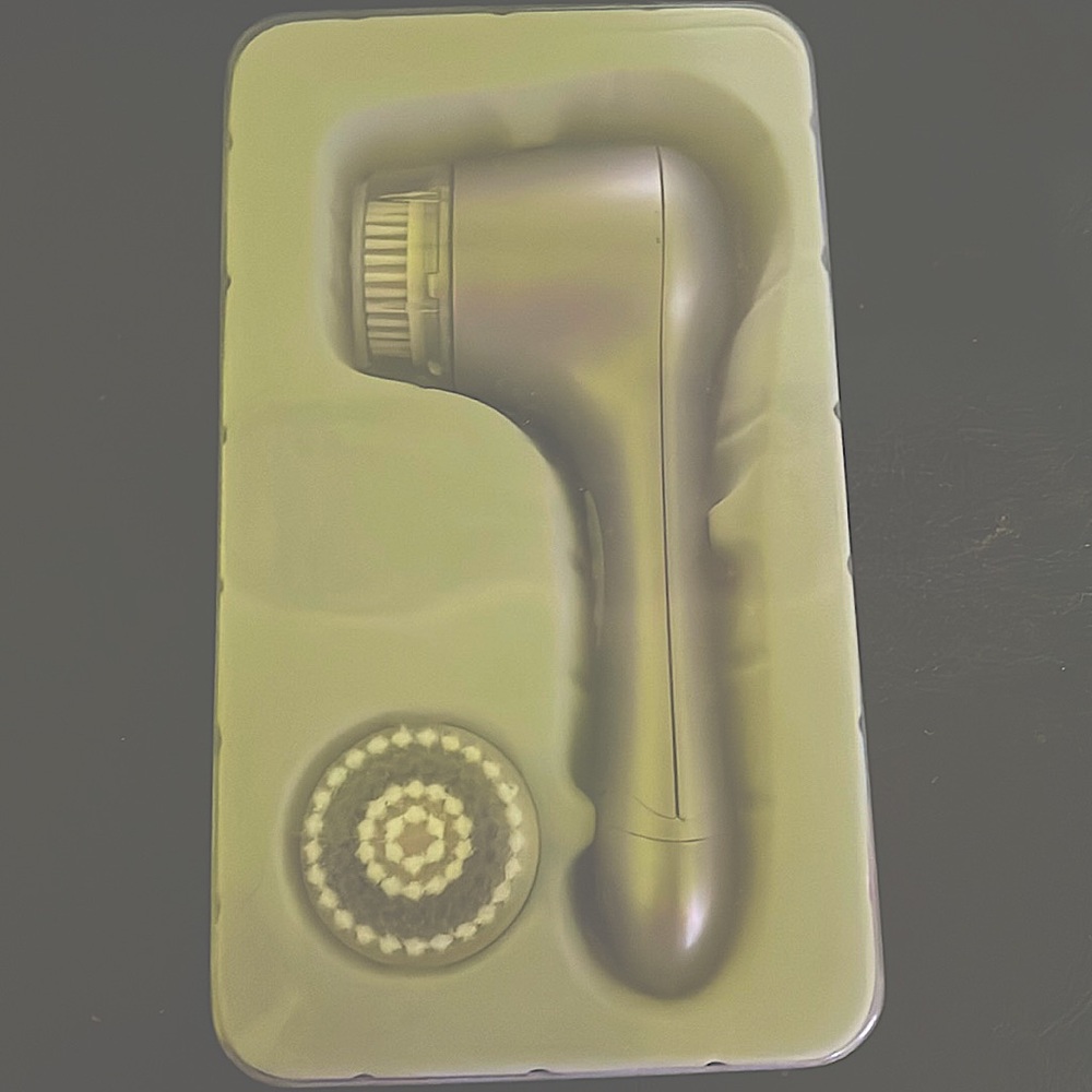 Facial Cleansing Spin Brush